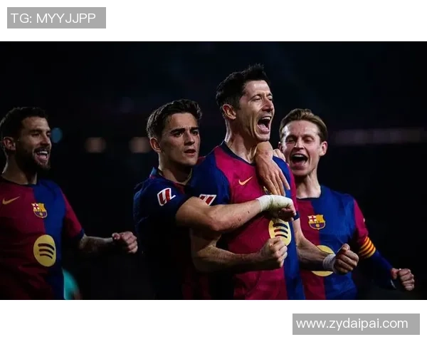 莱万领衔球队冲击新赛季目标球迷期待他的精彩表现与进球盛宴